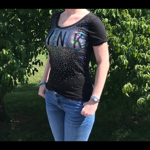 ✨✨PINK Victoria’s Secret SEQUIN RARE LMITED EDITION Vintage tee✨✨ - Picture 4 of 13